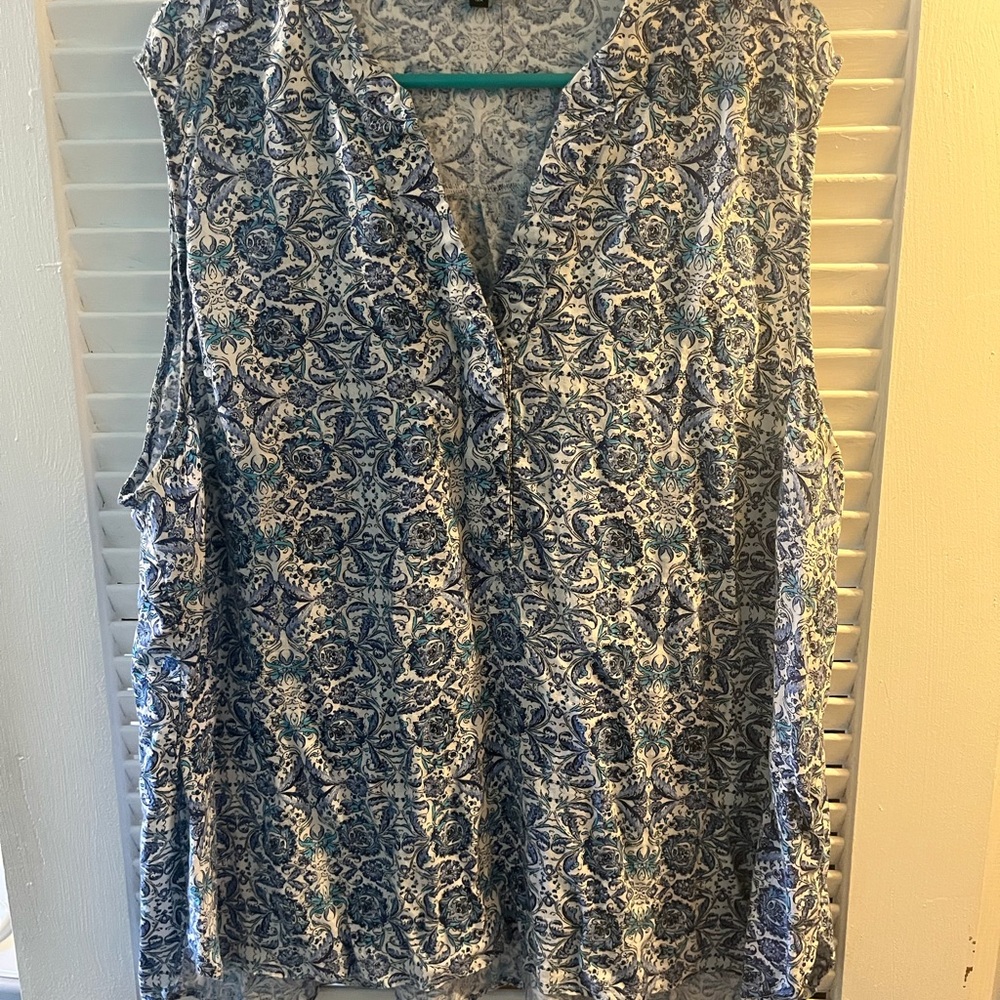 Sleeveless V-Neck Paisley Print Camisole - Blue